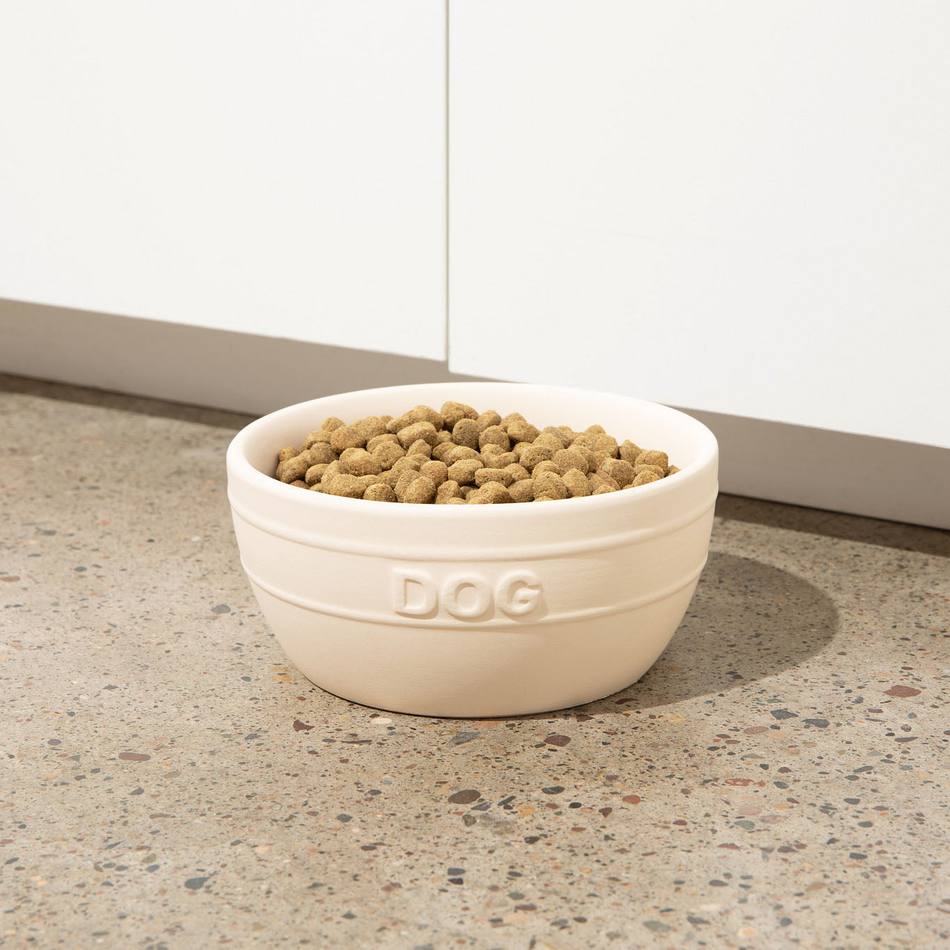 Farmhouse Ceramic Dog Bowl - Waggo