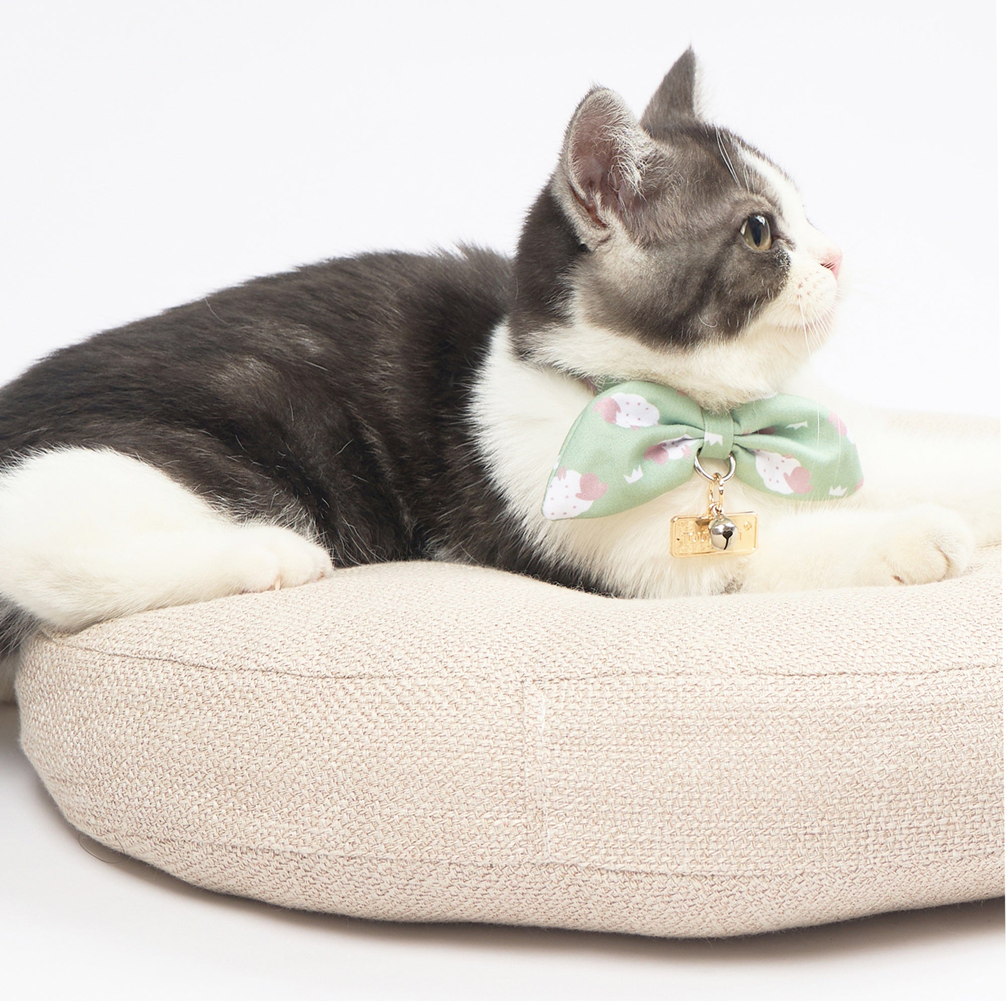 Touchcat ® Shepherd Patterned Designer Cat Collar with Bow - Green - Image 4